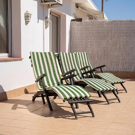 Apartment Sun-drenched, Sea-view With Giant Patio!