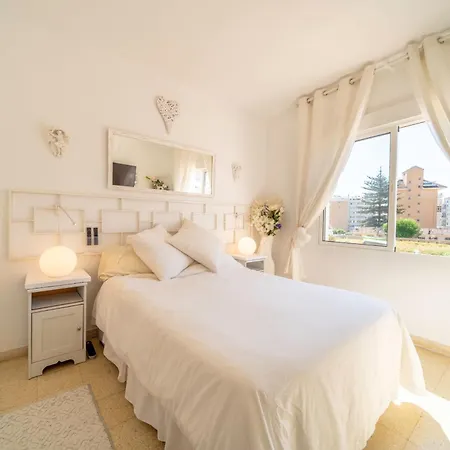 Sun-drenched, Sea-view With Giant Patio! Fuengirola