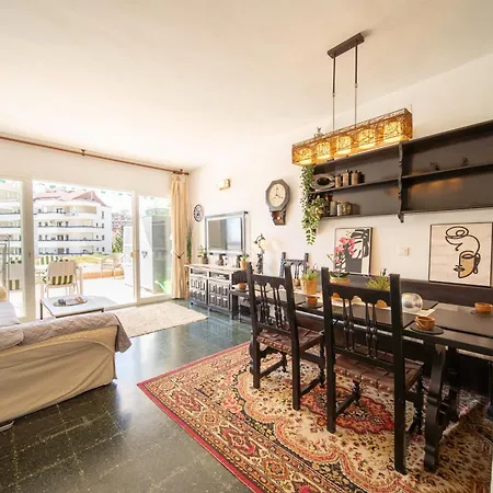 Sun-drenched, Sea-view With Giant Patio! Apartment