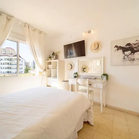 Sun-drenched, Sea-view With Giant Patio! Apartment Fuengirola