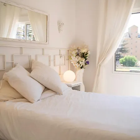 Sun-drenched, Sea-view With Giant Patio! Apartment Fuengirola
